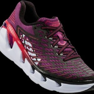 Hoka One One Vanquish 3 running shoes size 8